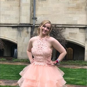 Meet your Posher, Alexis